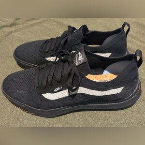 Vans Ultrarange VR3 Black / Pirate Black Men’s Size 12